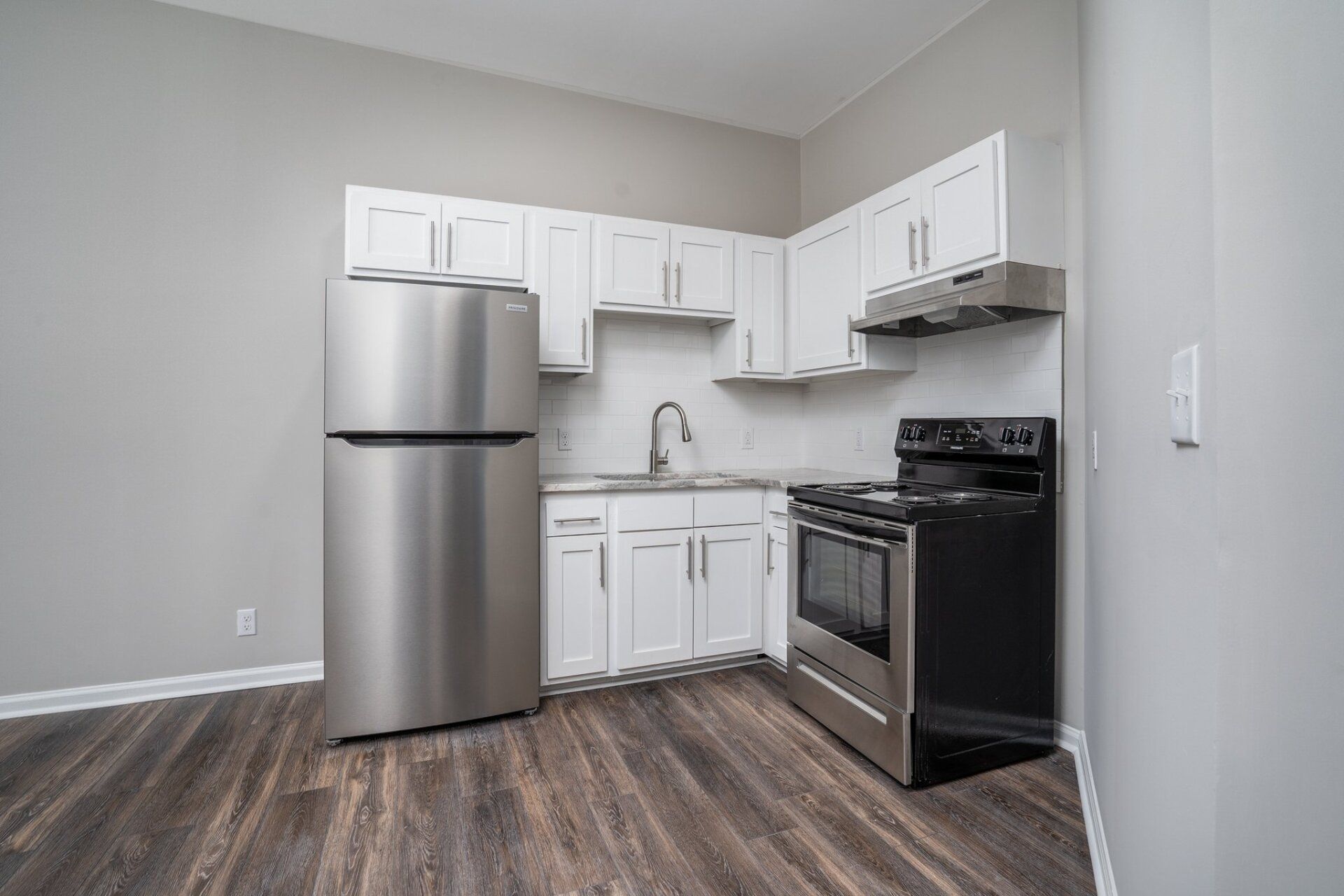 Historic Colonial Square Property Image