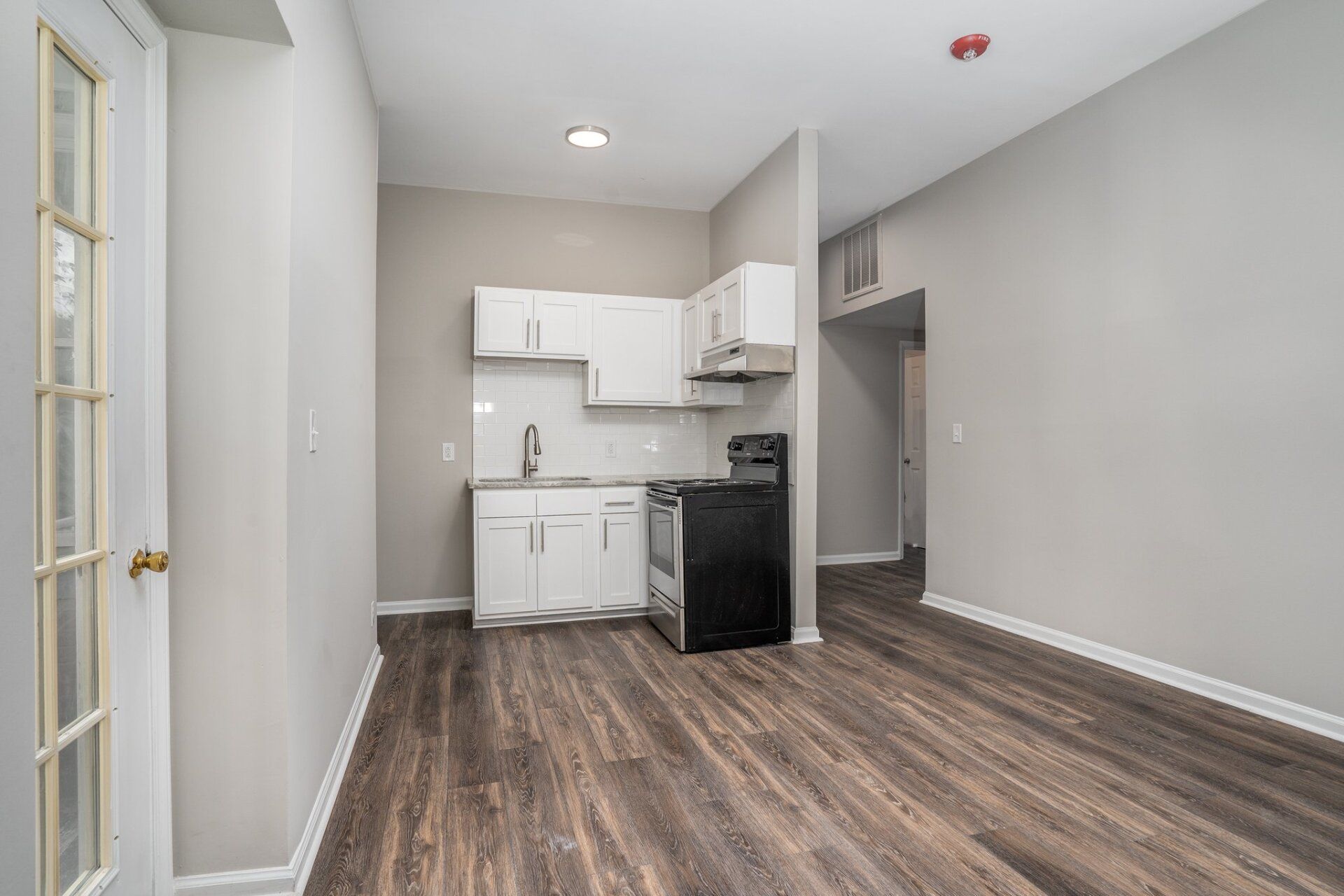 Historic Colonial Square Property Image