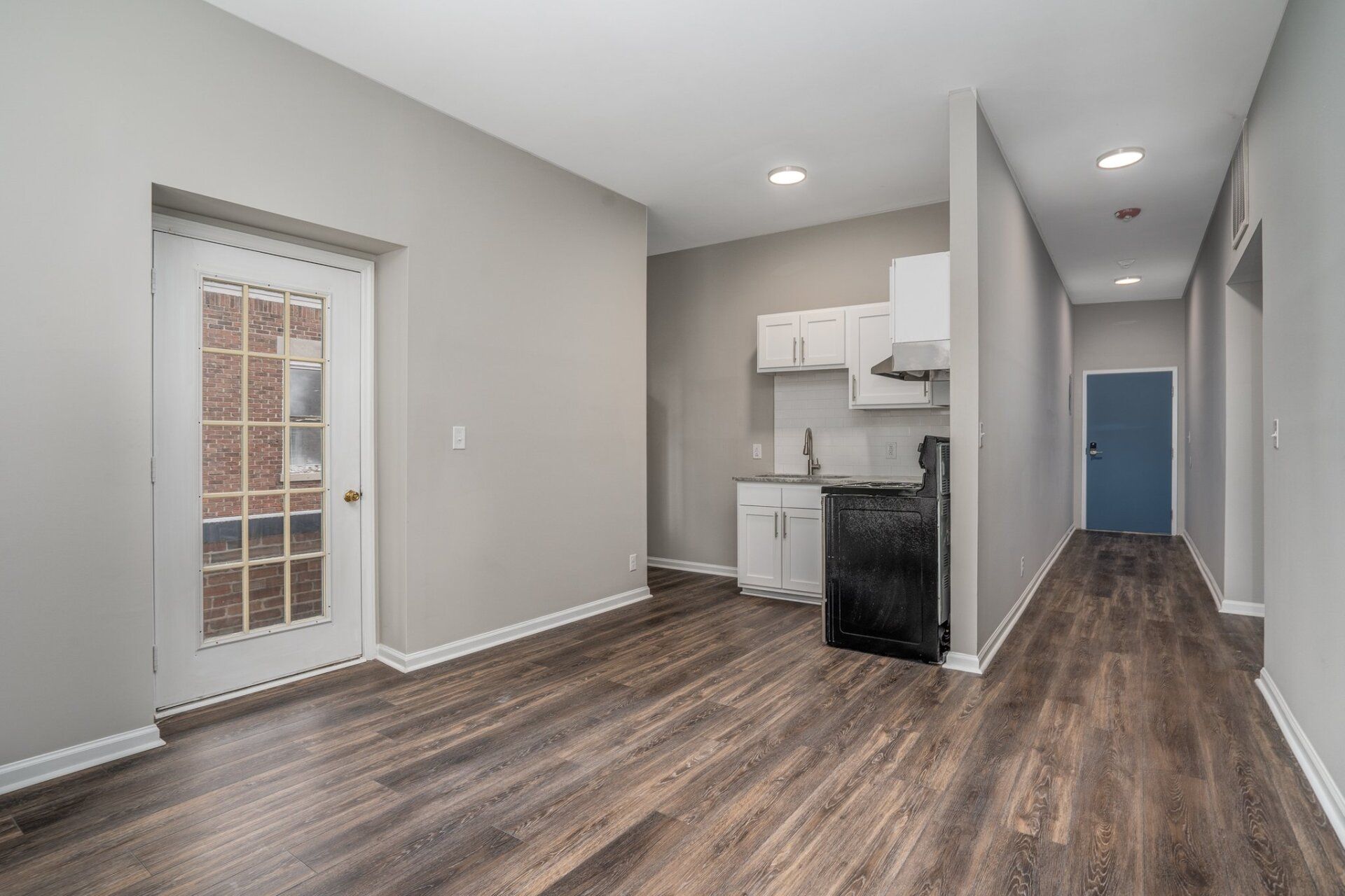 Historic Colonial Square Property Image