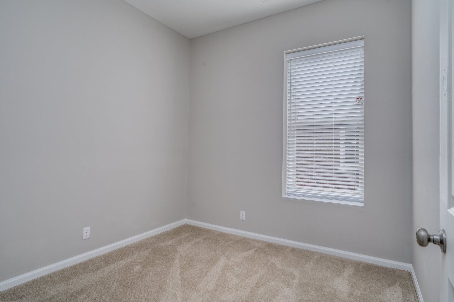 Historic Colonial Square Property Image