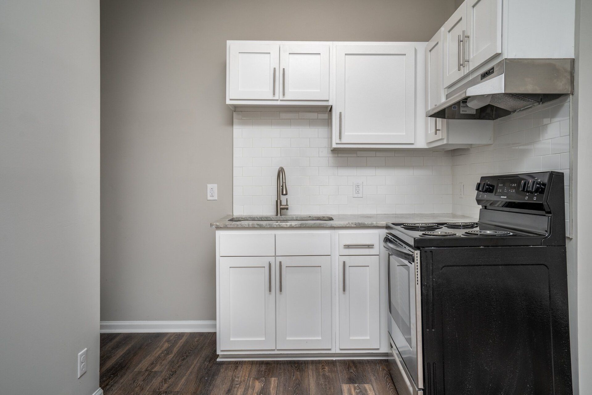 Historic Colonial Square Property Image