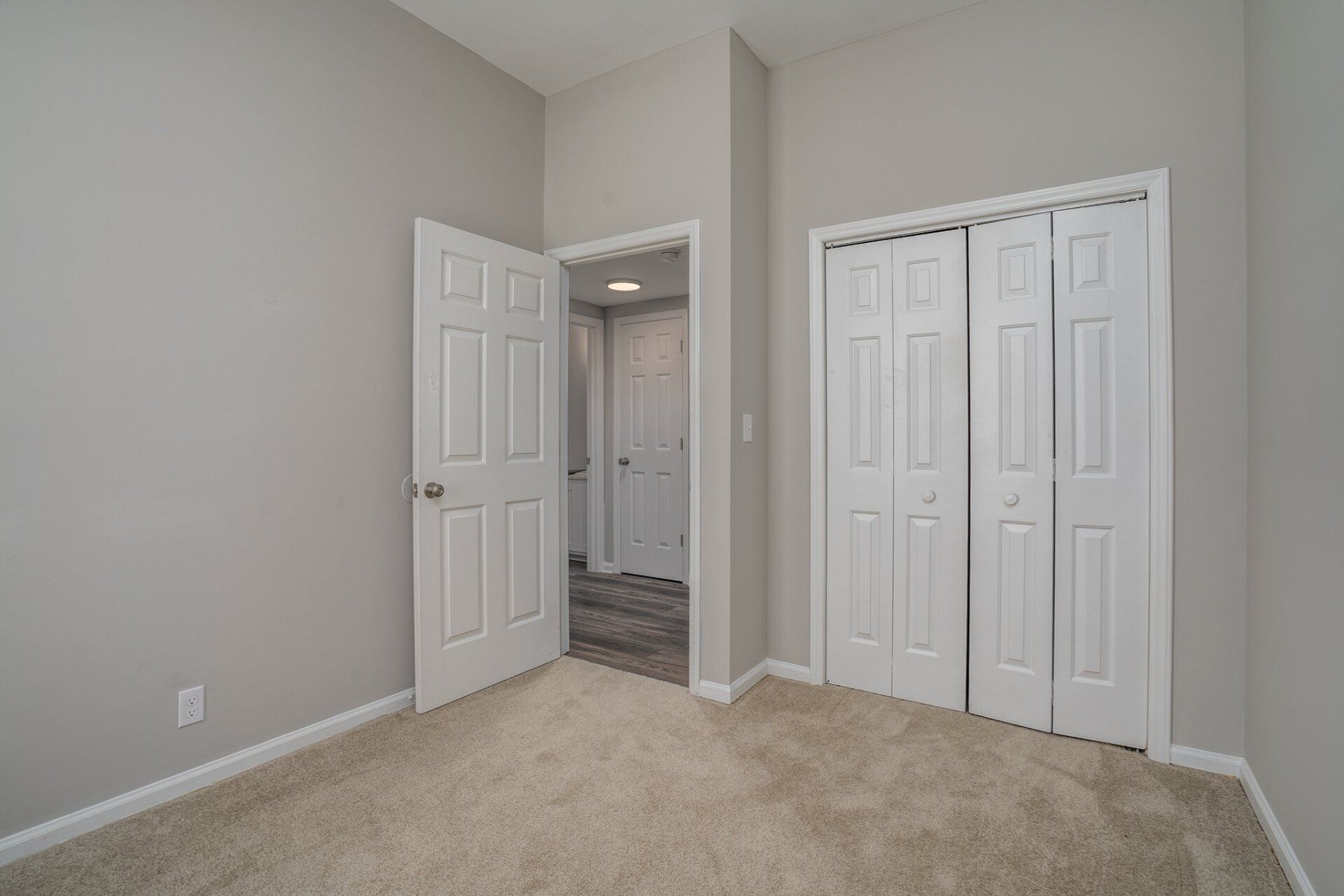 Historic Colonial Square Property Image