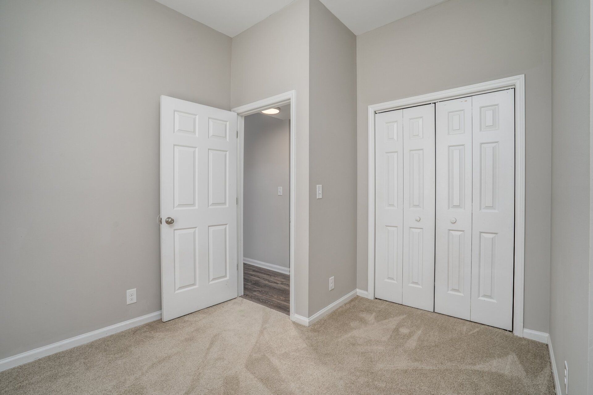 Historic Colonial Square Property Image