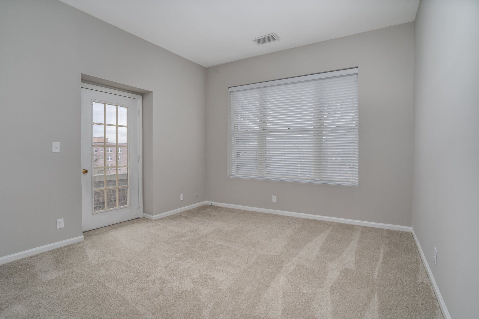 Historic Colonial Square Property Image