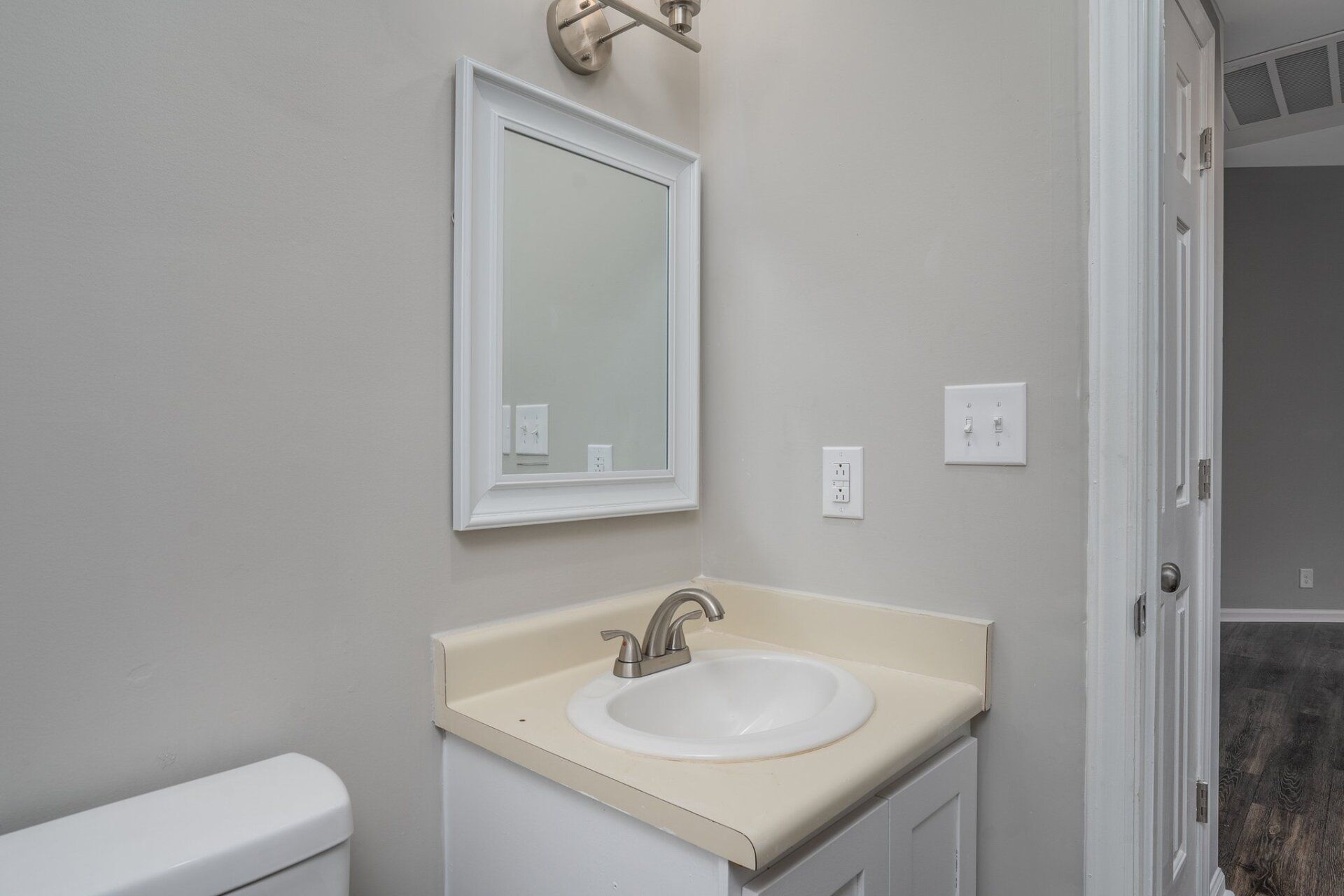 Historic Colonial Square Property Image