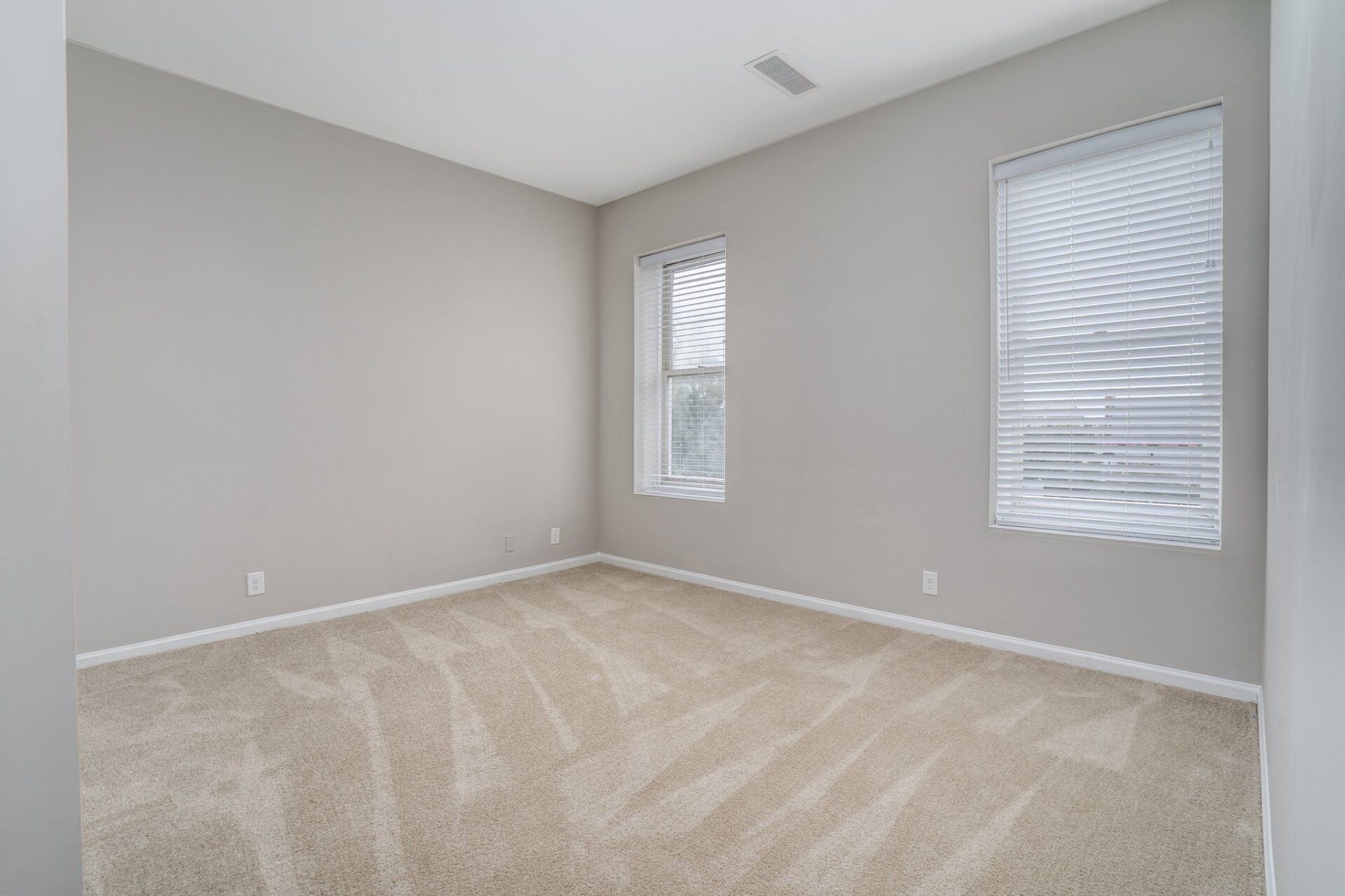 Historic Colonial Square Property Image