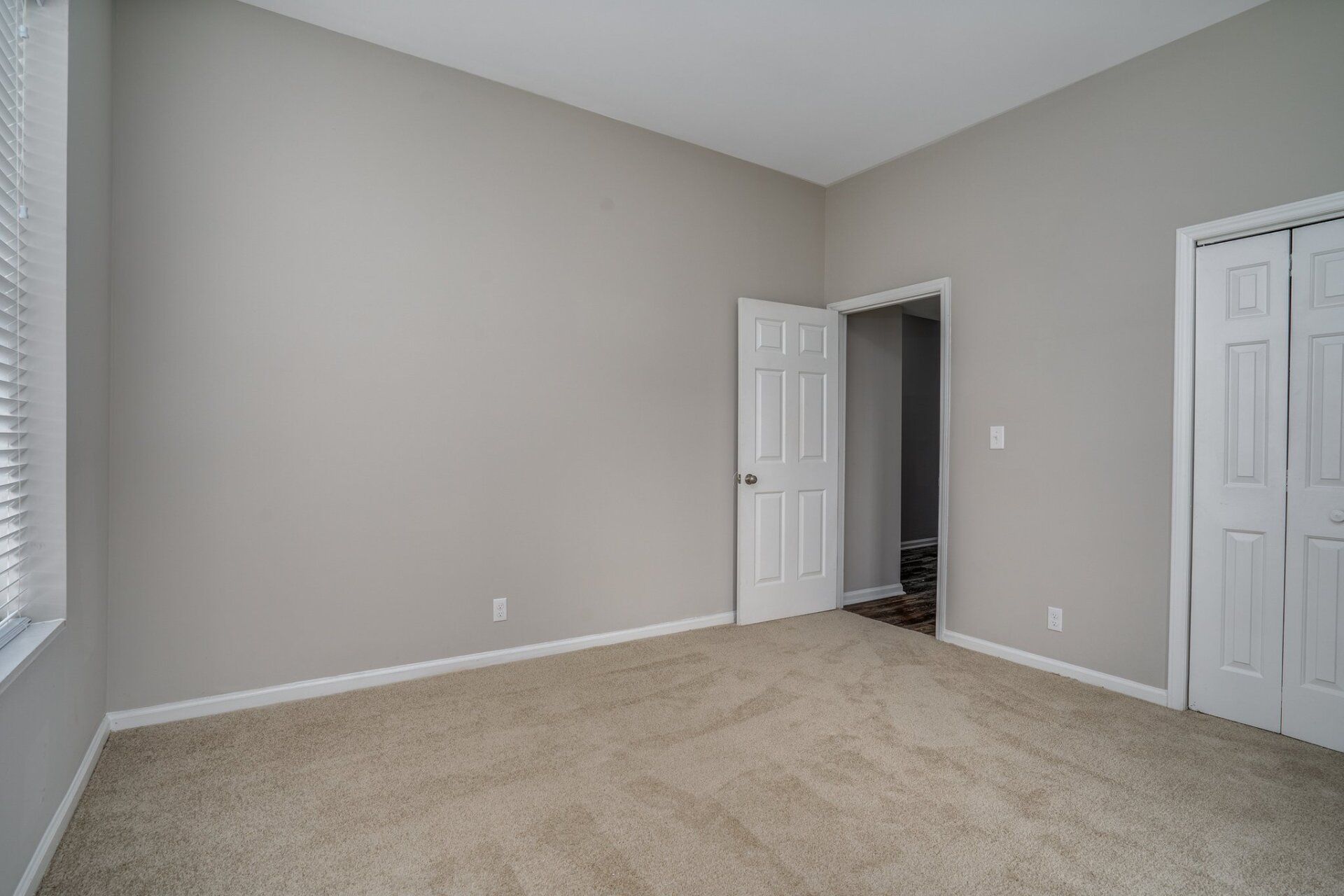 Historic Colonial Square Property Image