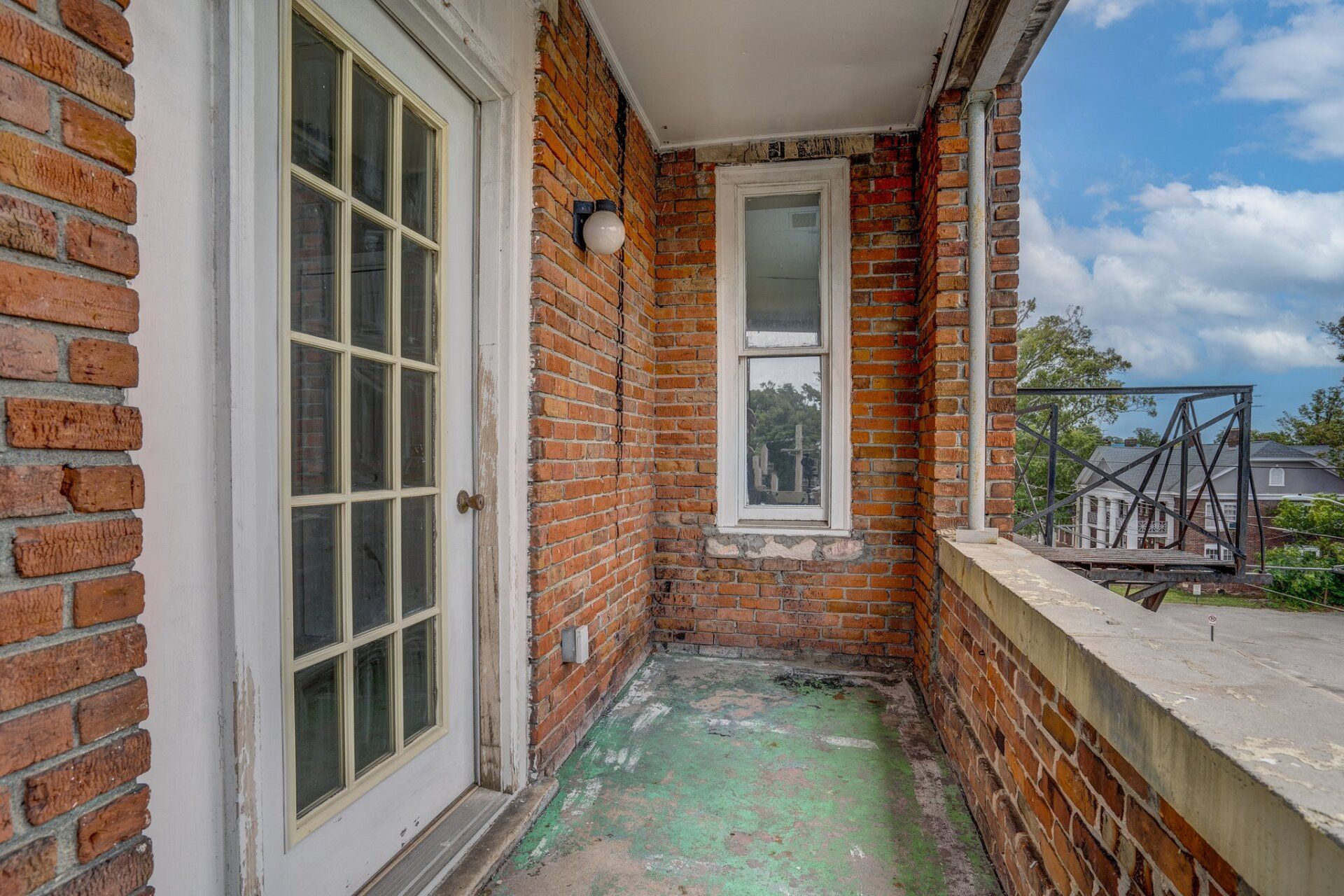 Historic Colonial Square Property Image