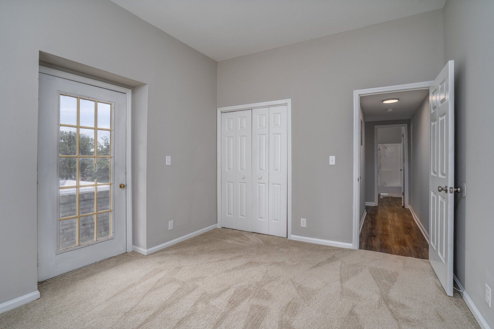 Historic Colonial Square Property Image