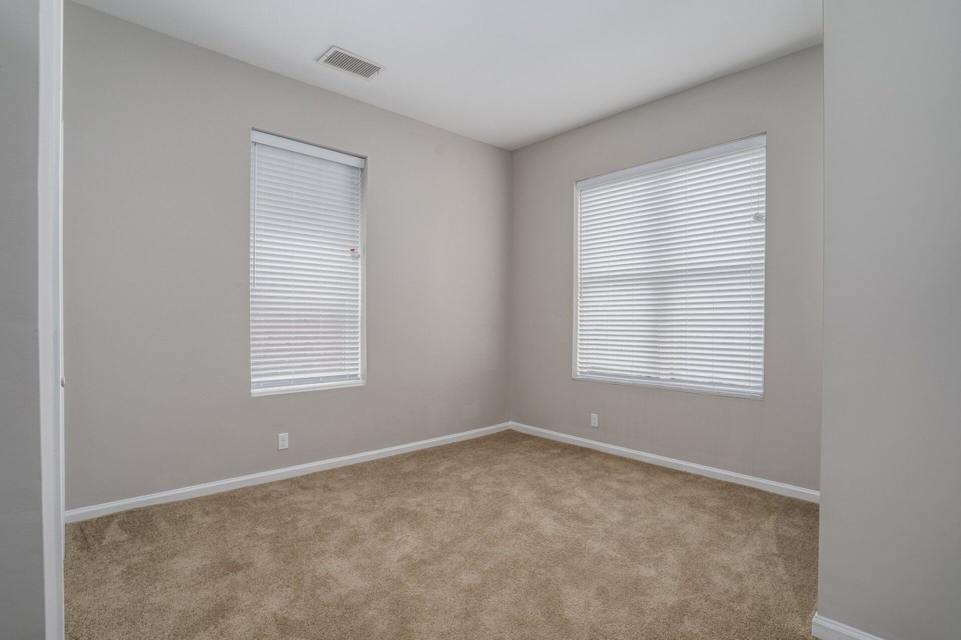 Historic Colonial Square Property Image