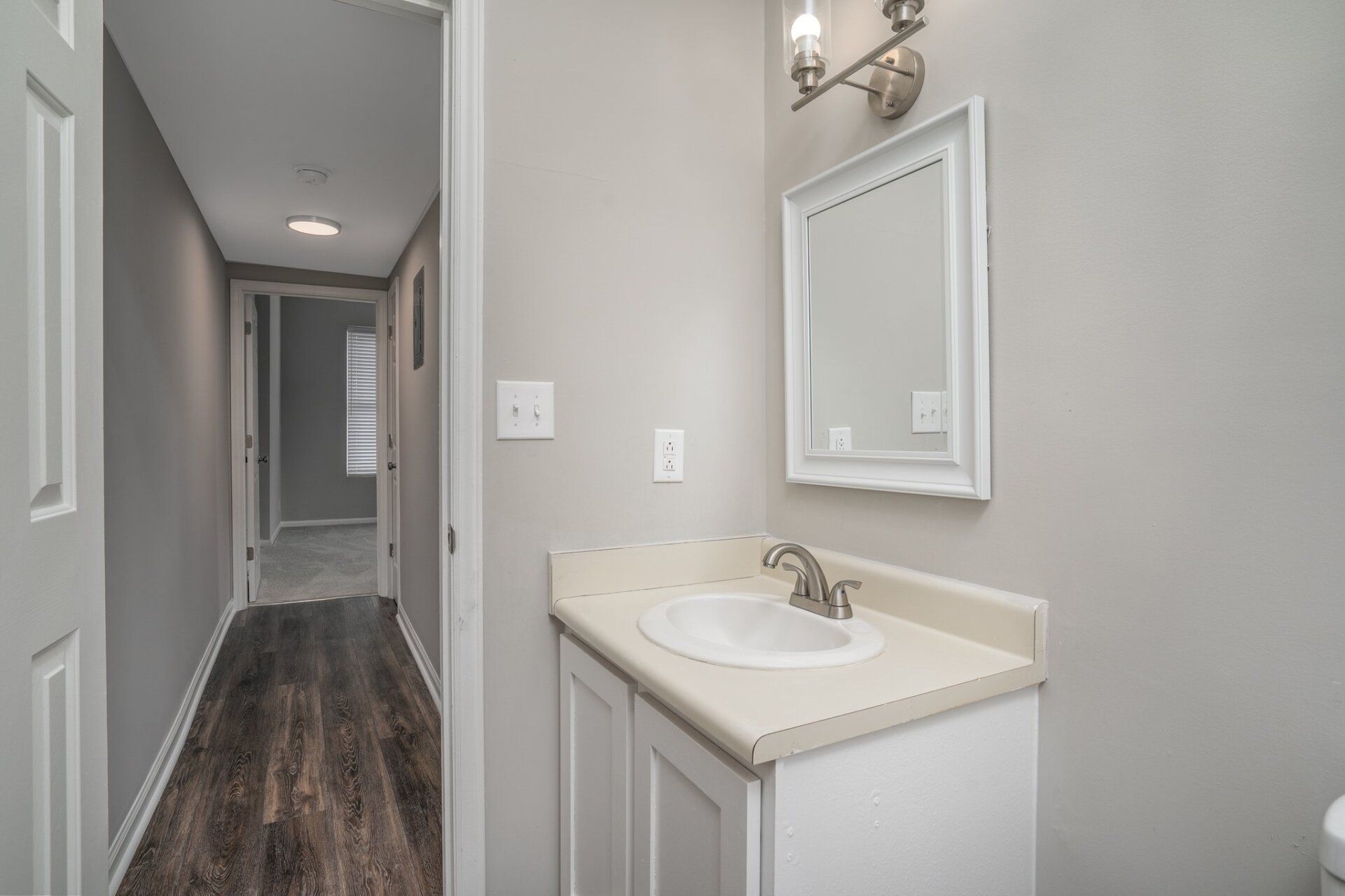 Historic Colonial Square Property Image