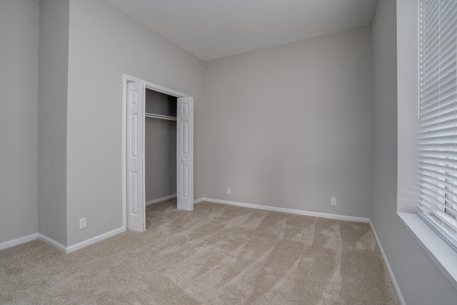 Historic Colonial Square Property Image