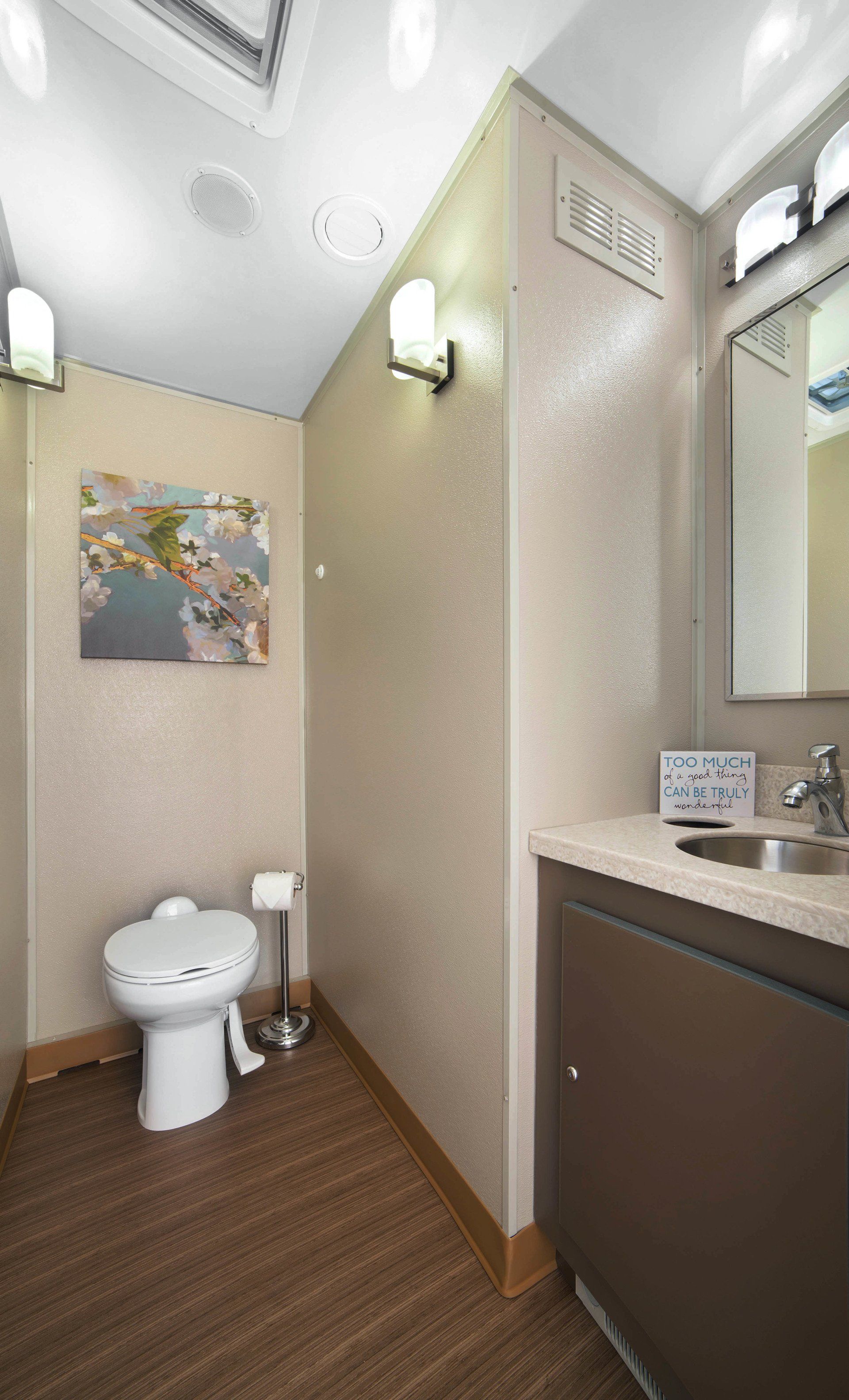 Clean Commercial Class Restroom — North Jackson, MS — Gotta Go Site Service Rentals