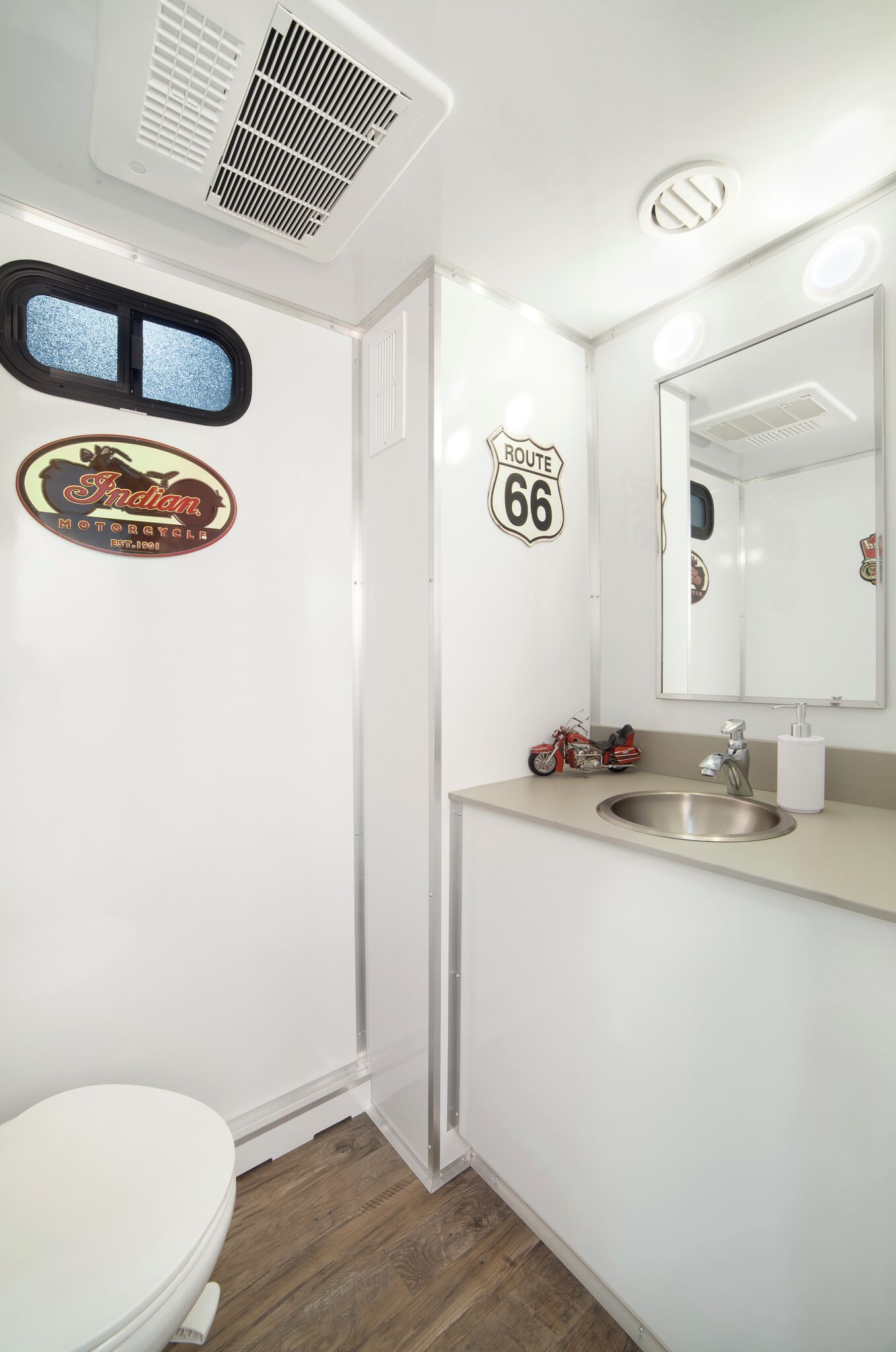 Clean Toilet Room — North Jackson, MS — Gotta Go Site Service Rentals