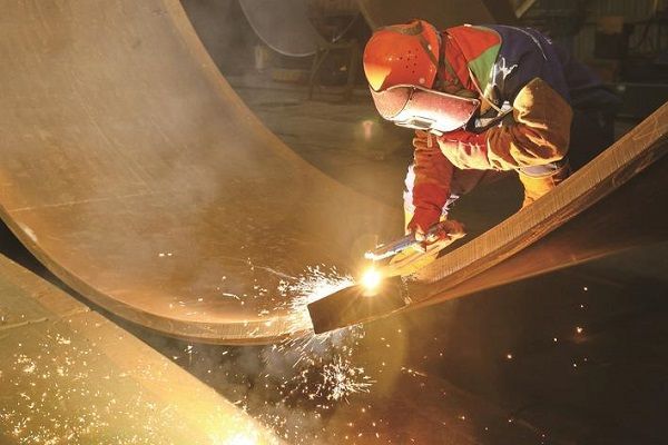 fabricação, manutenção e reparo de tanques, caldeiras e reservatórios metálicos.