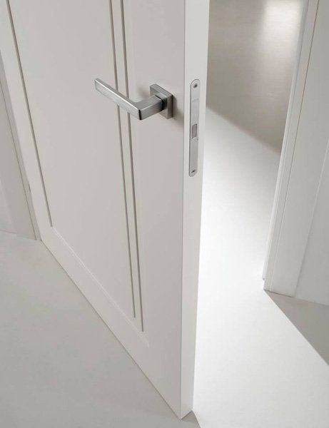 dettaglio serratura porta