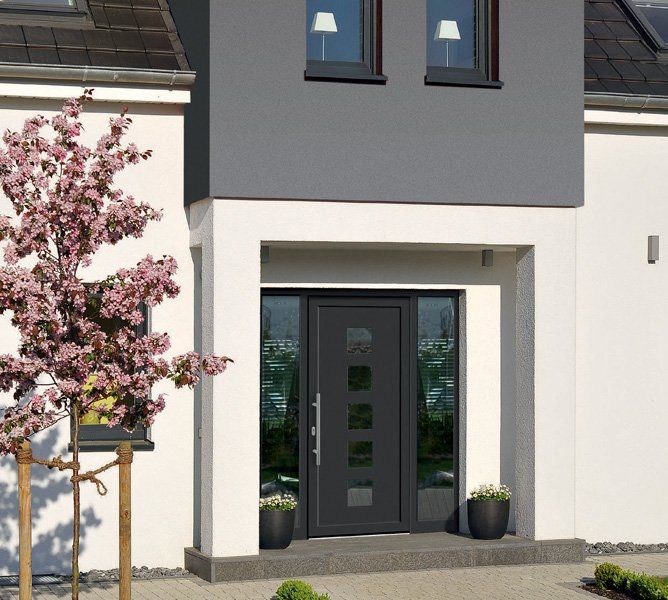 portone d'ingresso grigio