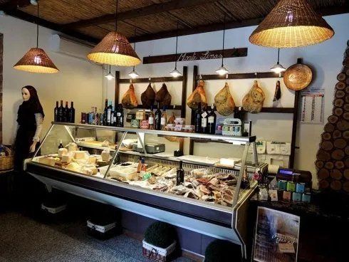 vendita di salumi della Sardegna