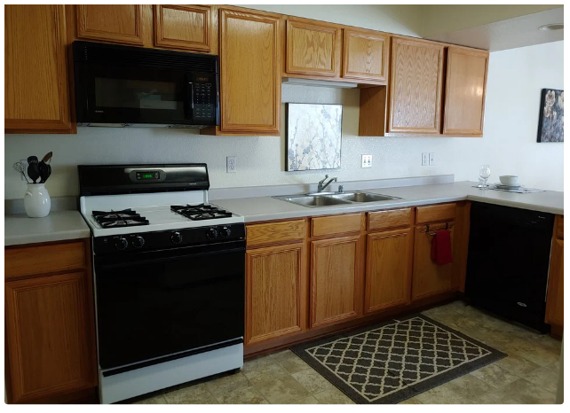 Kitchen with appliances