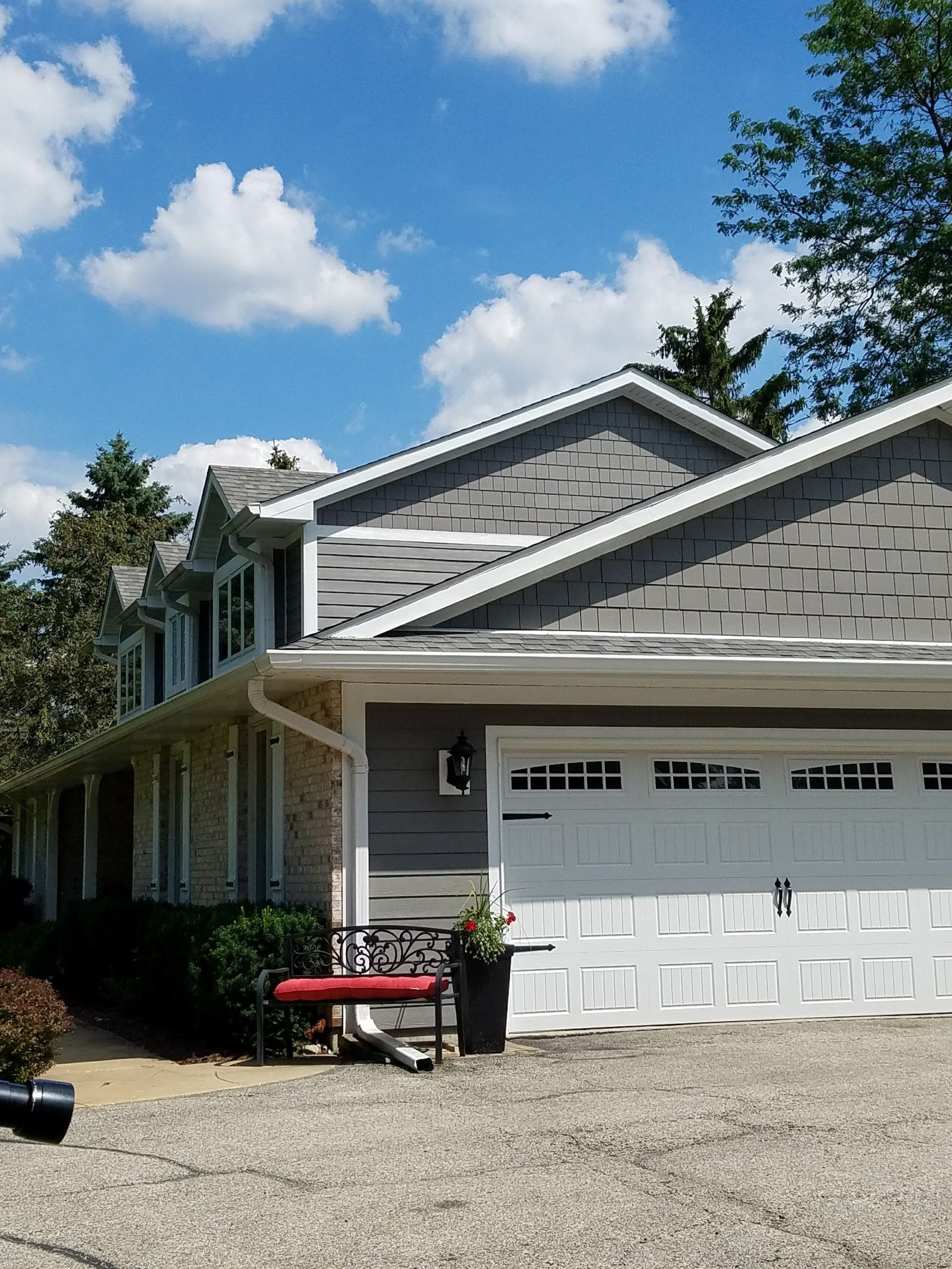 Handyman Repairs Rain Gutters – Crystal Lake, IL – Copley Roofing and Supply