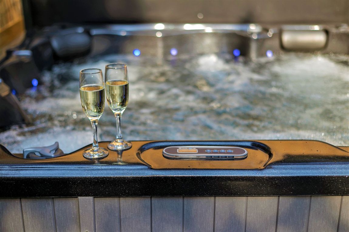 Jacuzzi | Whirlpool | Tuin | Champagne