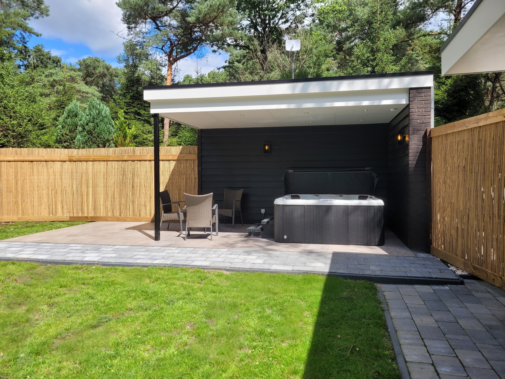 Secret Wellness Puur Natuur - Tuin - Jacuzzi