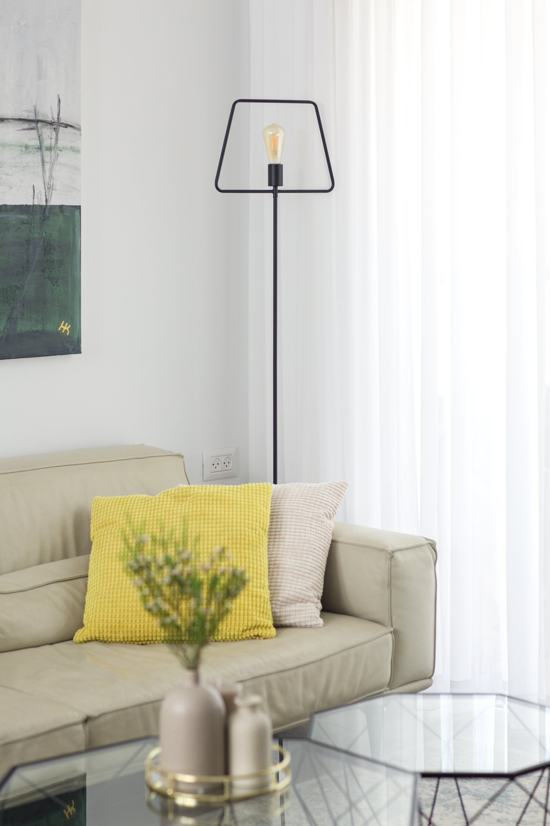 שיפוץ דירת קבלן, שיפוץ בית מלא. סלון, חדרי שינה, חדרי ילדים, חדרי הורים, אמבטיה ומקלחת. שילוב של רהיטים קיימים בעיצוב החדש שיפוץ קומפלט בעיצוב של מעצבת פנים ומלבישה בתים ג׳ני ויאליך jenyvstudio