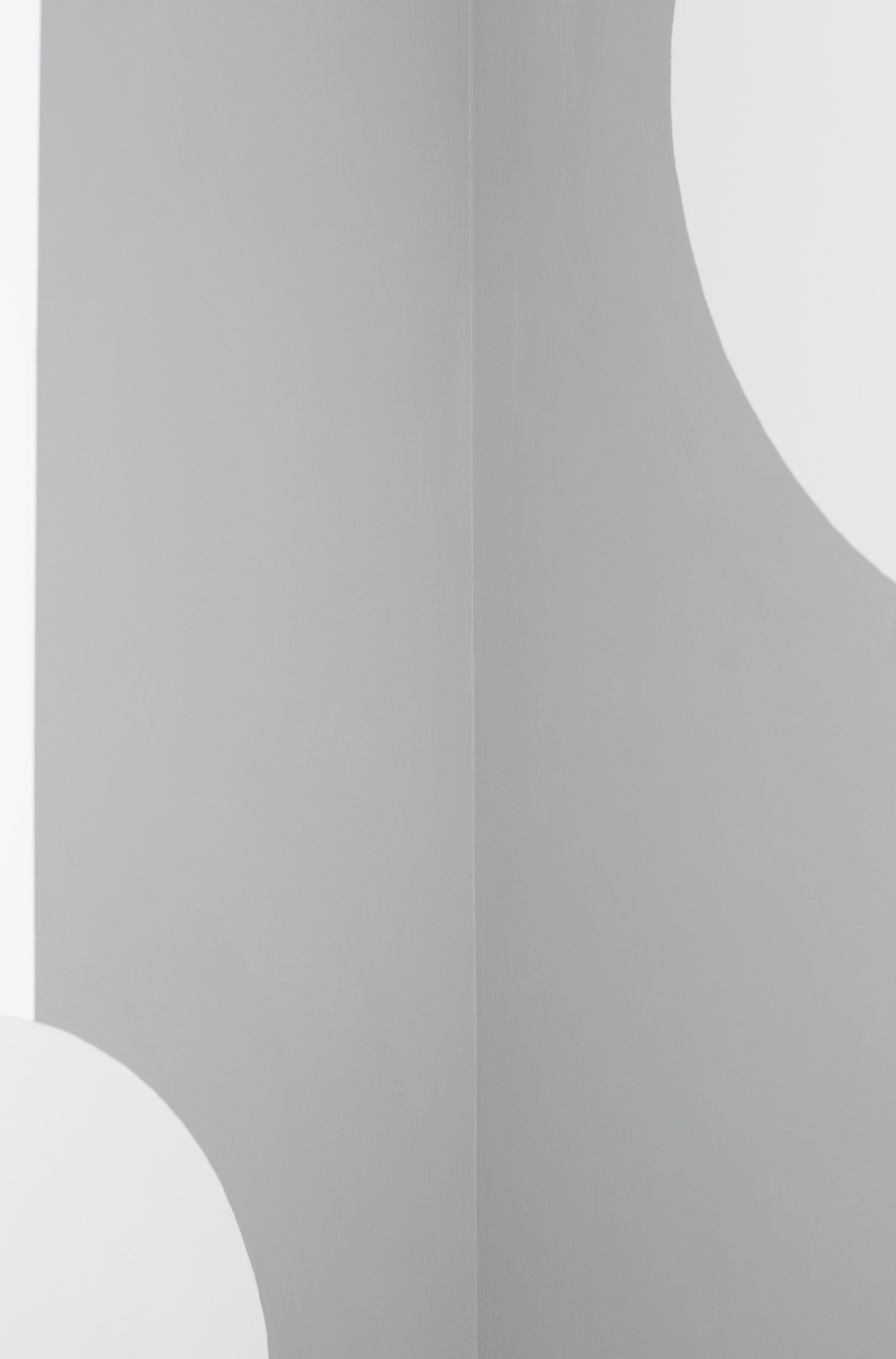 לצבוע קיר בצורה אומנותית ומיוחדת ולהוסיף אופי לחלל משרד ביתי בסטייל המשקף את העדפות הלקוח. פינת מחשב, כוורת עם ספרים ואקססוריז וצמחים עם פינת מוזיקה כאן עובדים מהבית בעיצוב של מעצבת פנים ומלבישה בתים ג׳ני ויאליך jenyvstudio