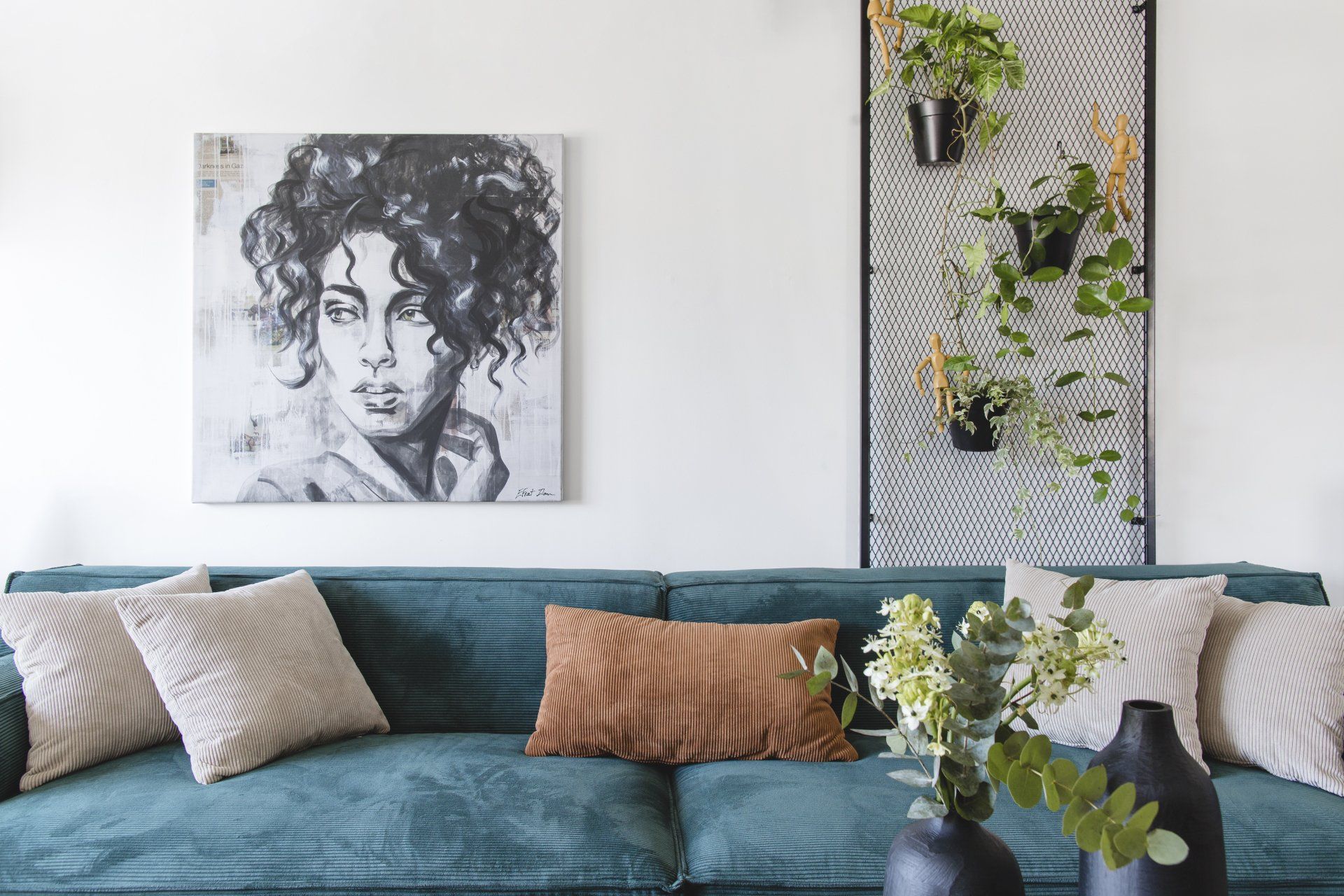 חלל צבעוני ללא צבע בקירות