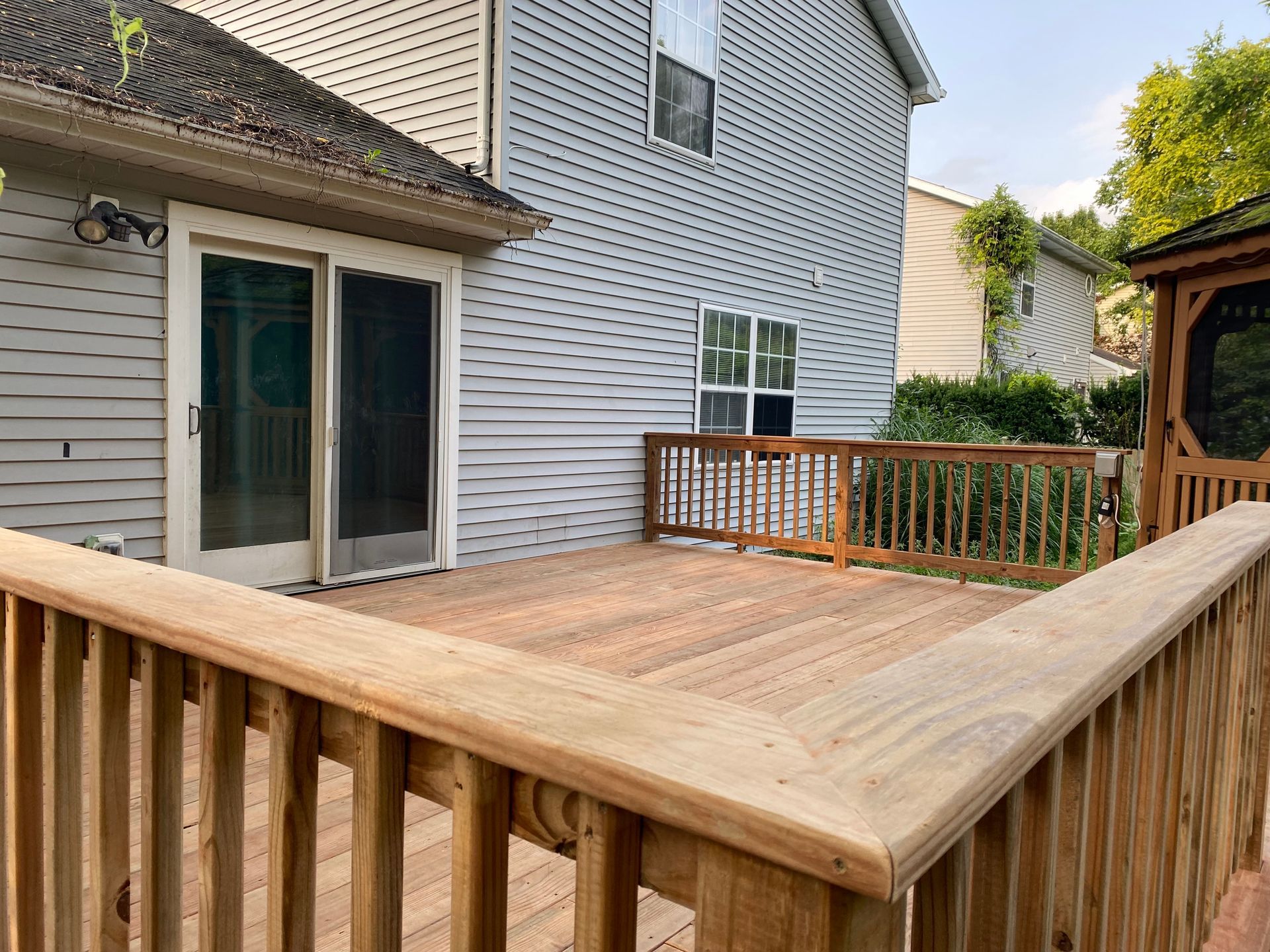 Professional Deck Contractor in McHenry IL