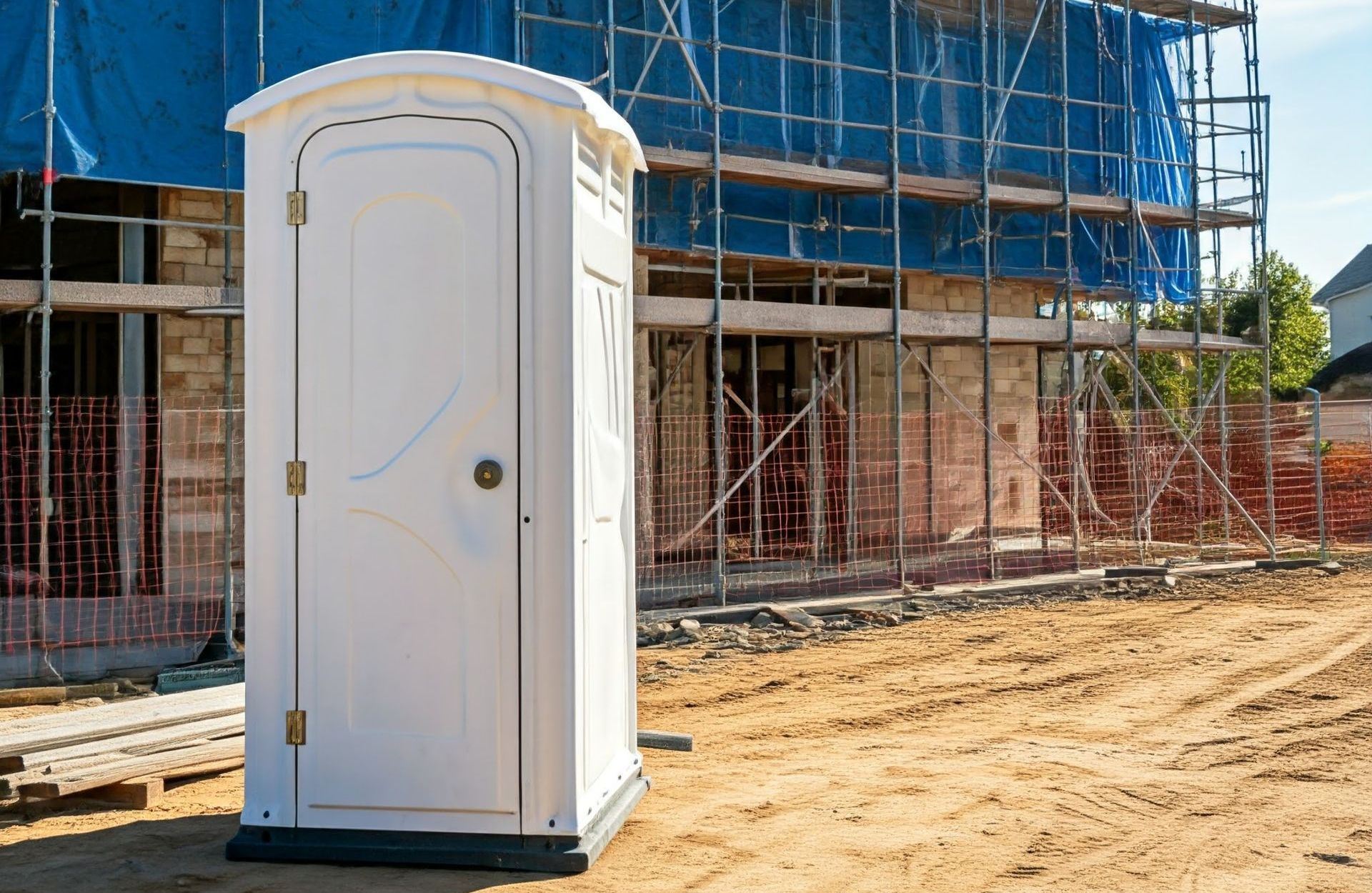 Clean, well maintained porta potty toilet at a construction site in Central Oregon