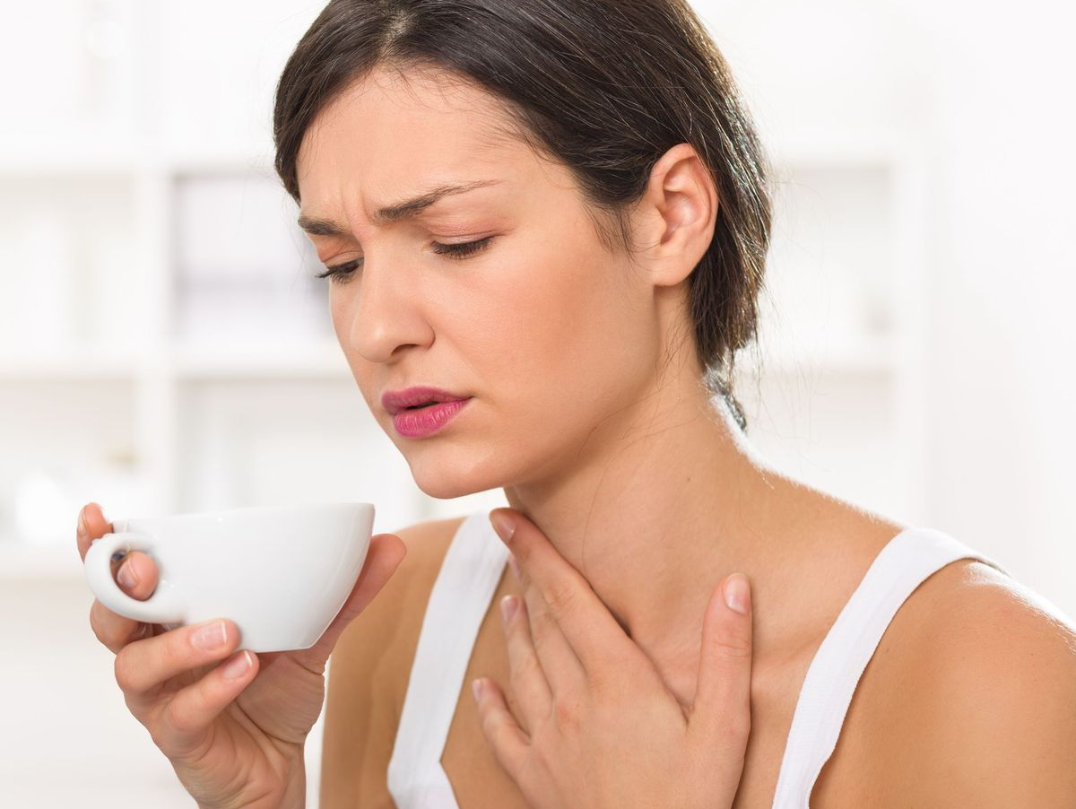 7 Teas To Soothe a Sore Throat According to Experts