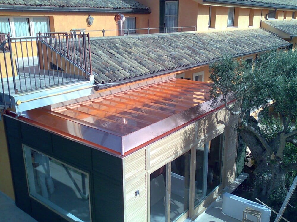 copertura in metallo per azienda