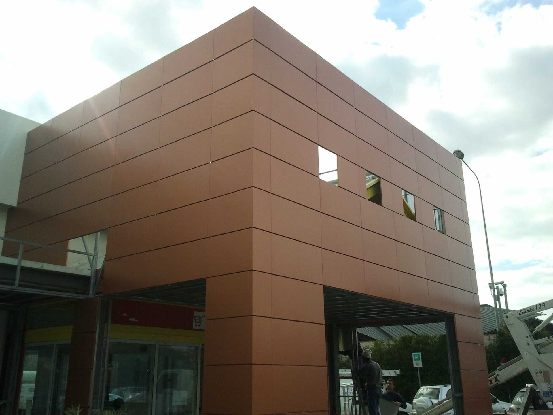 facciata in metallo