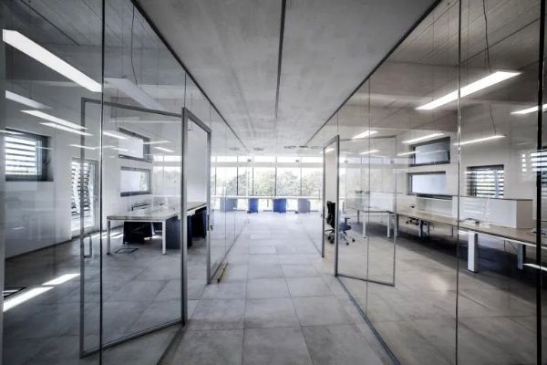 Pareti divisorie in vetro