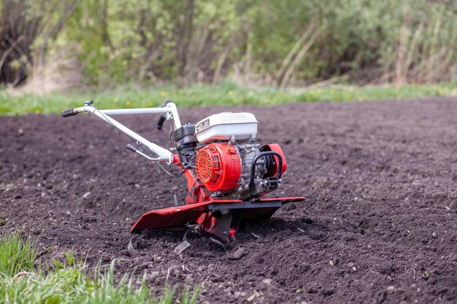 Top 5 Benefits of Tiller Cultivator Rental for Landscaping