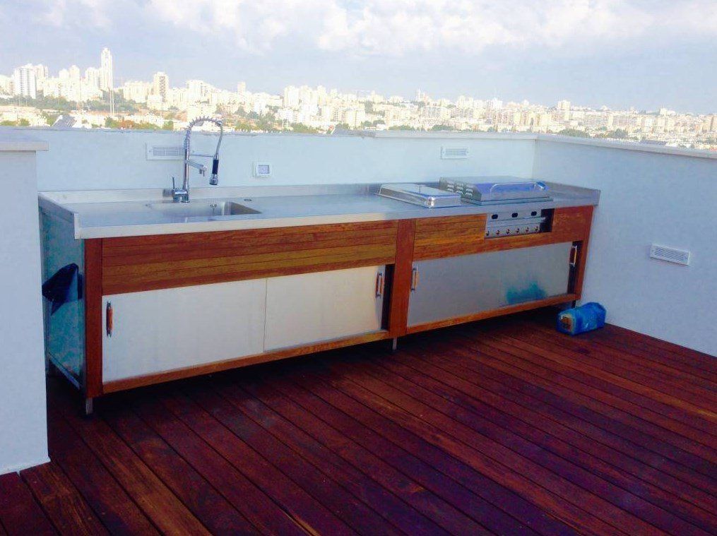 מטבח חוץ למרפסת