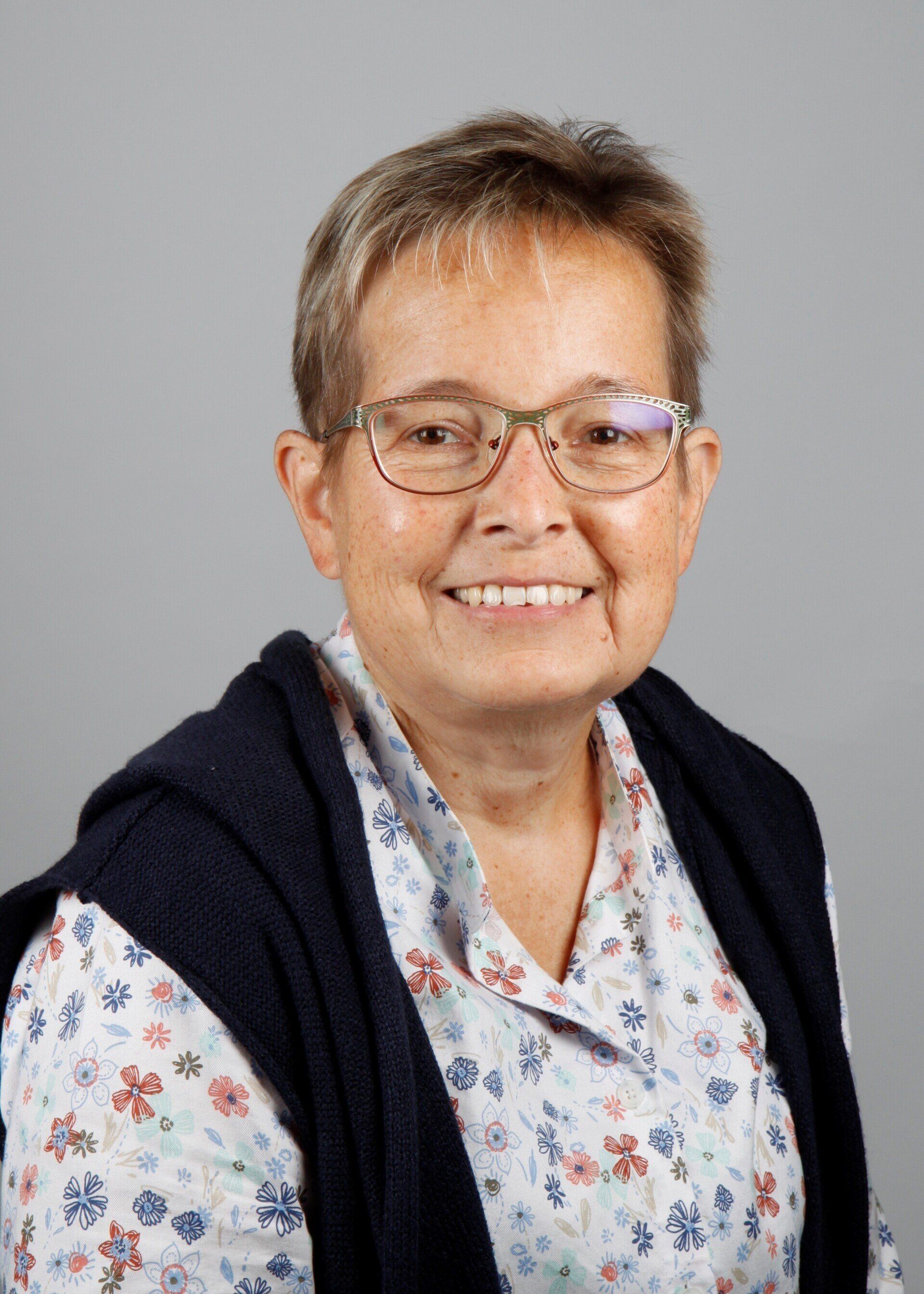 Frau Sabine Weichand