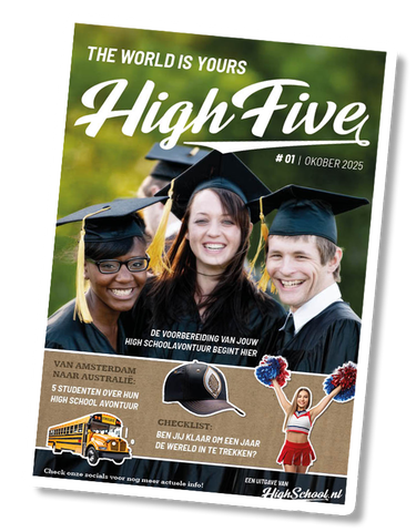 Een groep afgestudeerden staat op de cover van een tijdschrift genaamd High Five.