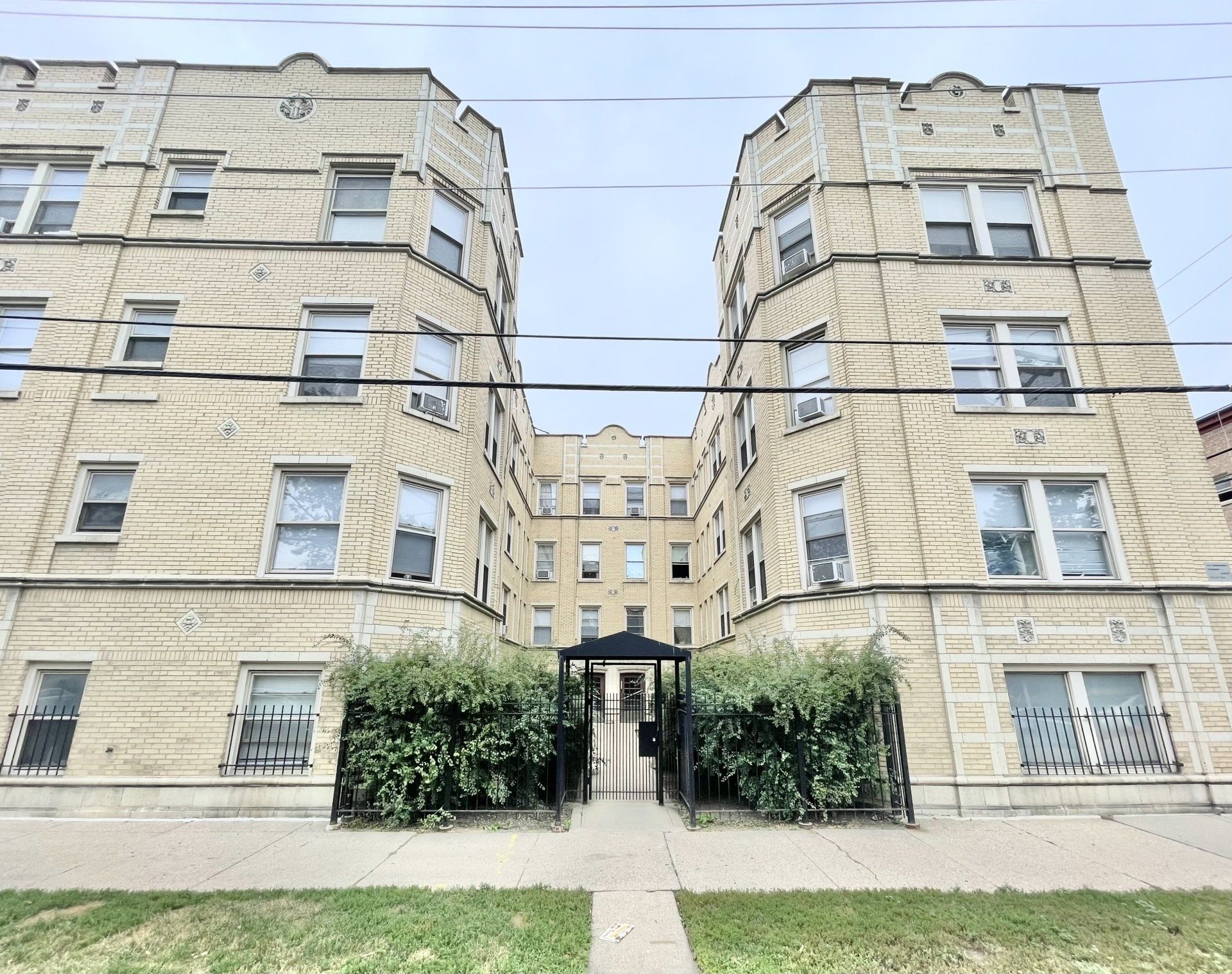 Exterior of N. LEAVITT BUILDING