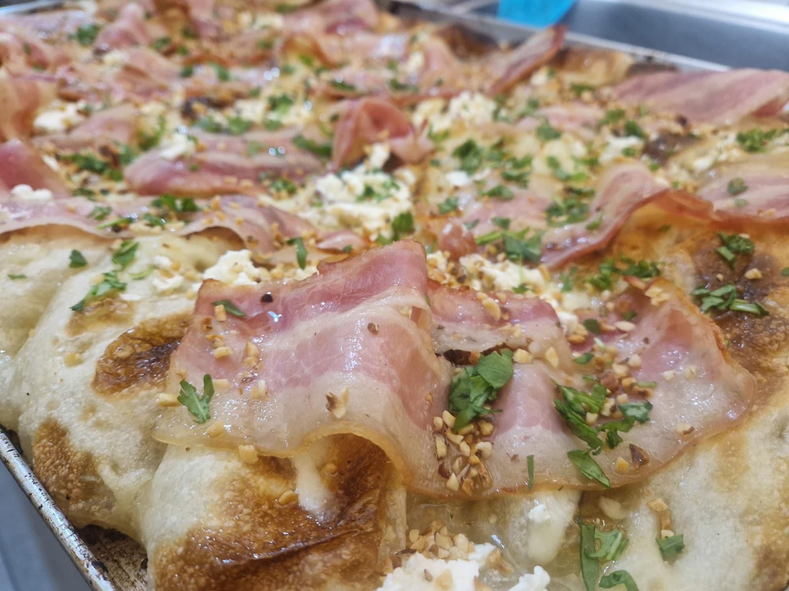 Pinsa romana con pancetta