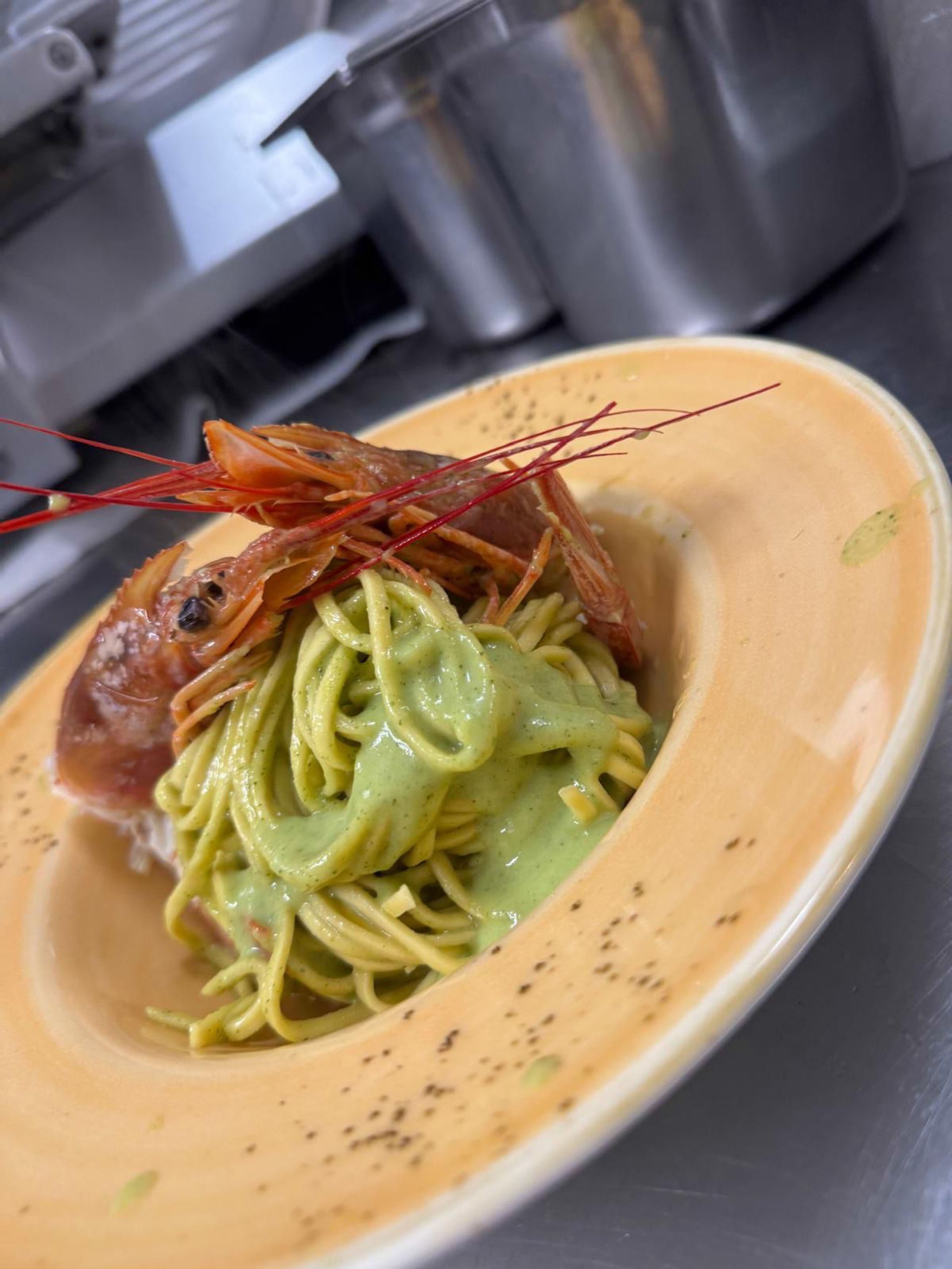 Spaghetti al pesto con Gamberoni