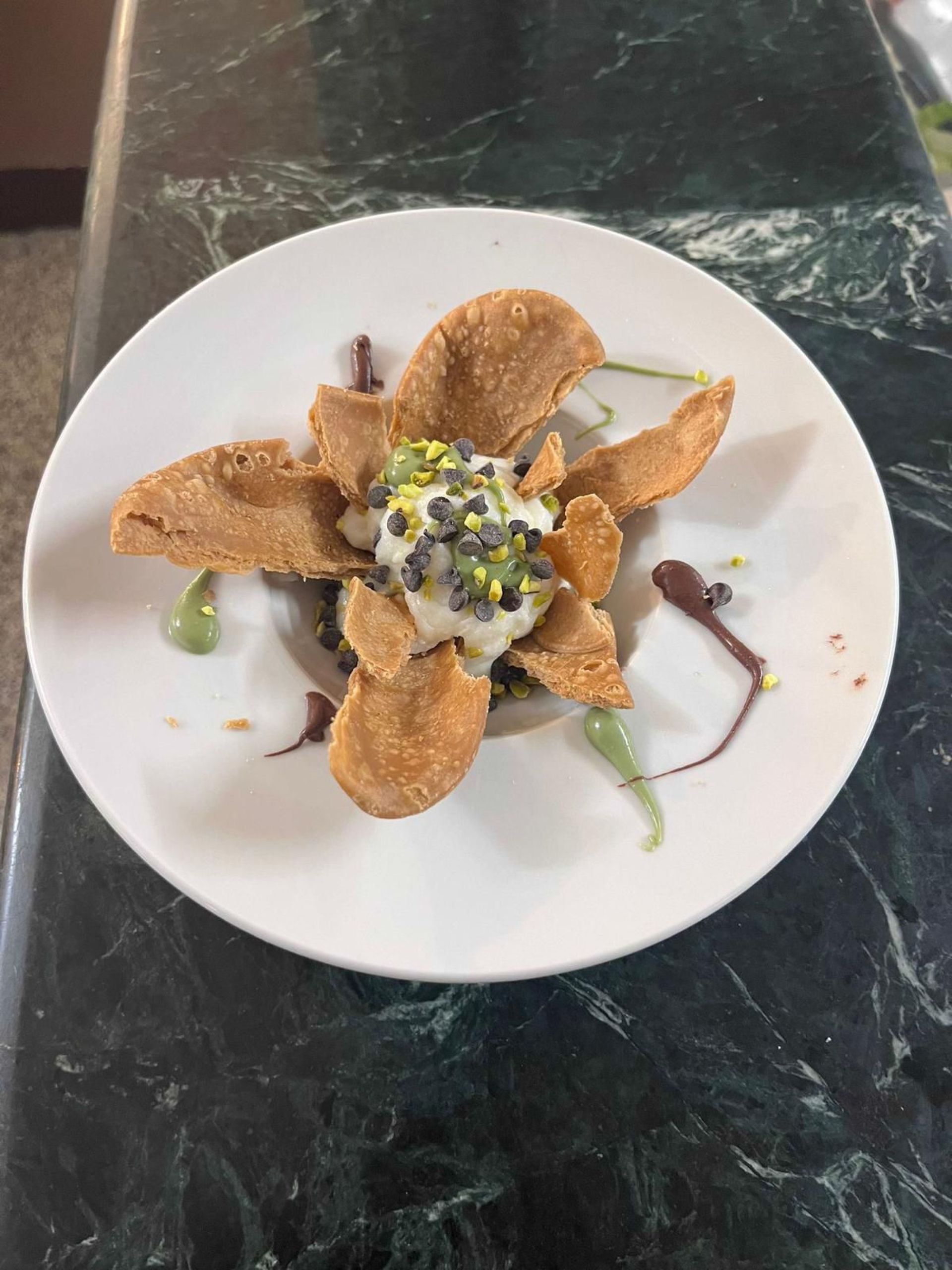 Cialda con crema alla ricotta e pistacchio