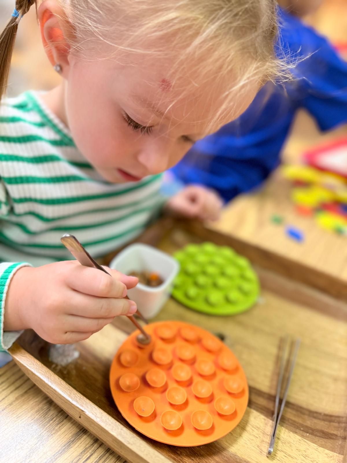 Children working together