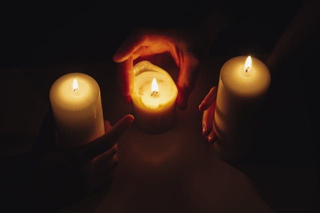 Candlelight vigil honoring loved ones at Fawn Grove, PA funeral home and cremations