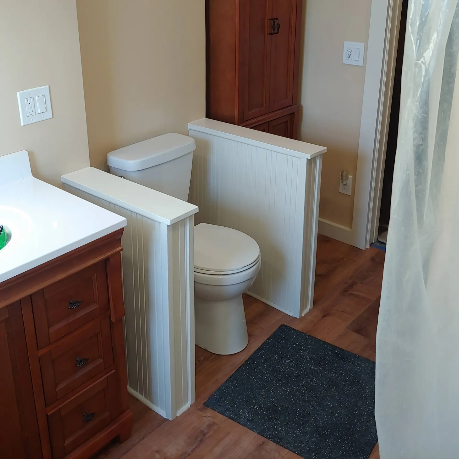 Ck Maintenance - A laundry room with a washing machine and dryer