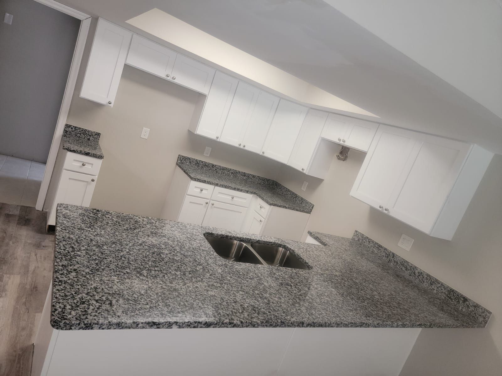 granite counters | Tampa, FL | Shin Global Cabinets and Stone