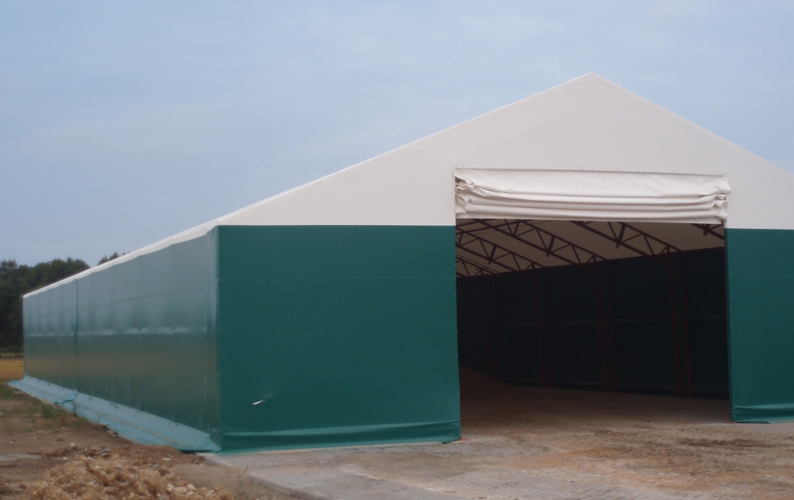 Stačiasieniai angarai Stačiasieniai angarai