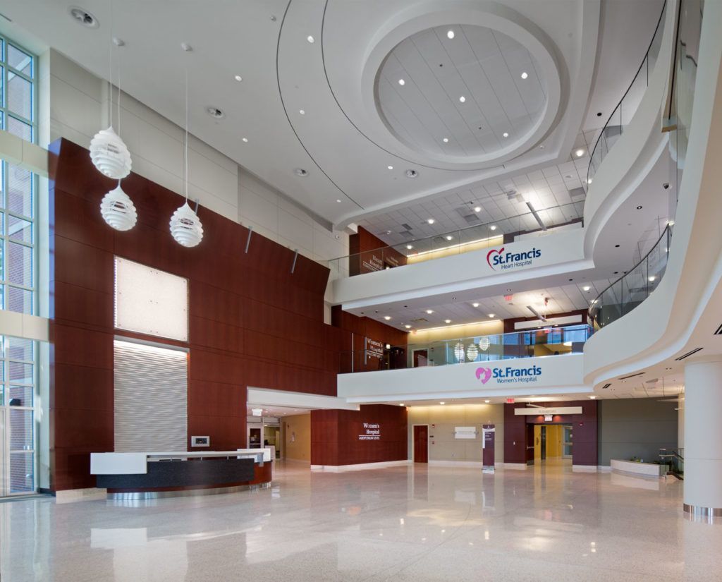 A large lobby with a sign that says ' dash ' on it