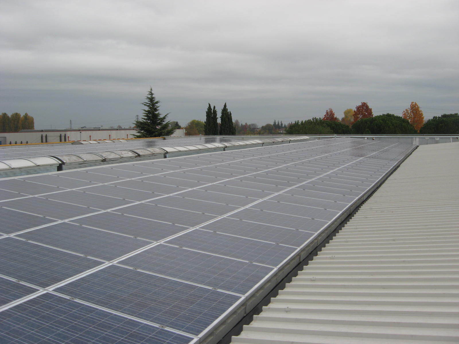 tetto con pannelli solari